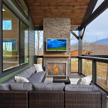 Bearfoot Lodge By Avada Properties
